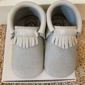 NIB - Freshly Picked Size 4 - Grey Crosshatch